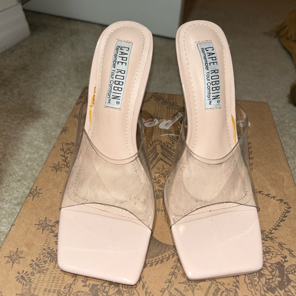 Cape Robbin heels
